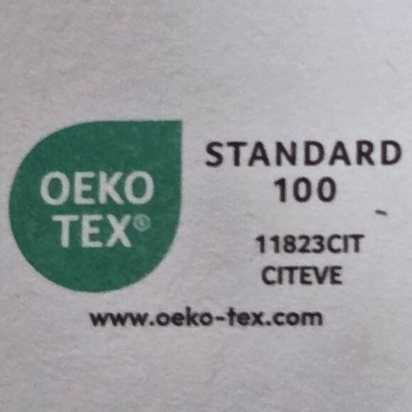 Docofil Reversible Ivory Red Snowflakes Throw Blanket 51x67 Made in Portugal - Picture 13 of 15